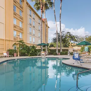 La Quinta By Wyndham Airport North Hotel