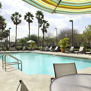 3* Hotel Embassy By Hilton Airport