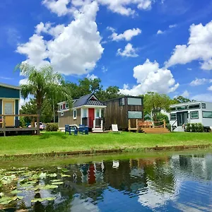 Lakefront Tiny Orlando